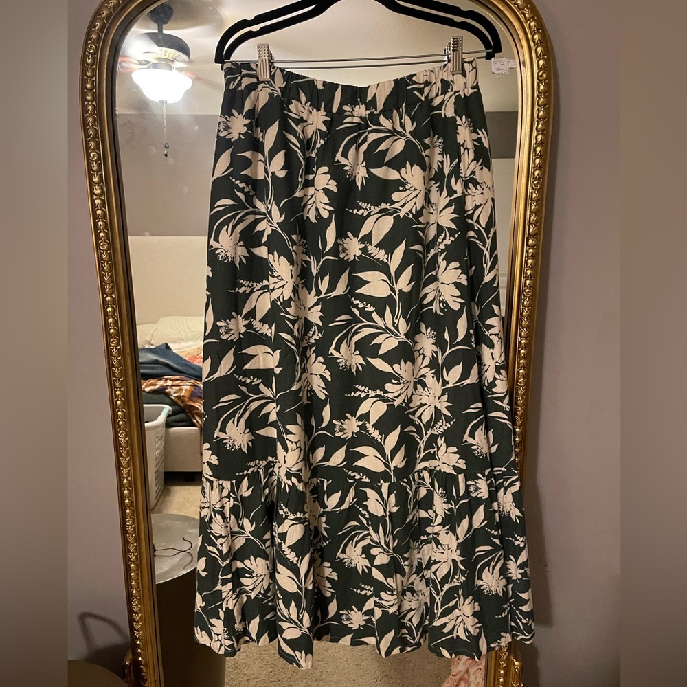 Abercrombie & Fitch Green and Cream Floral Midi Skirt